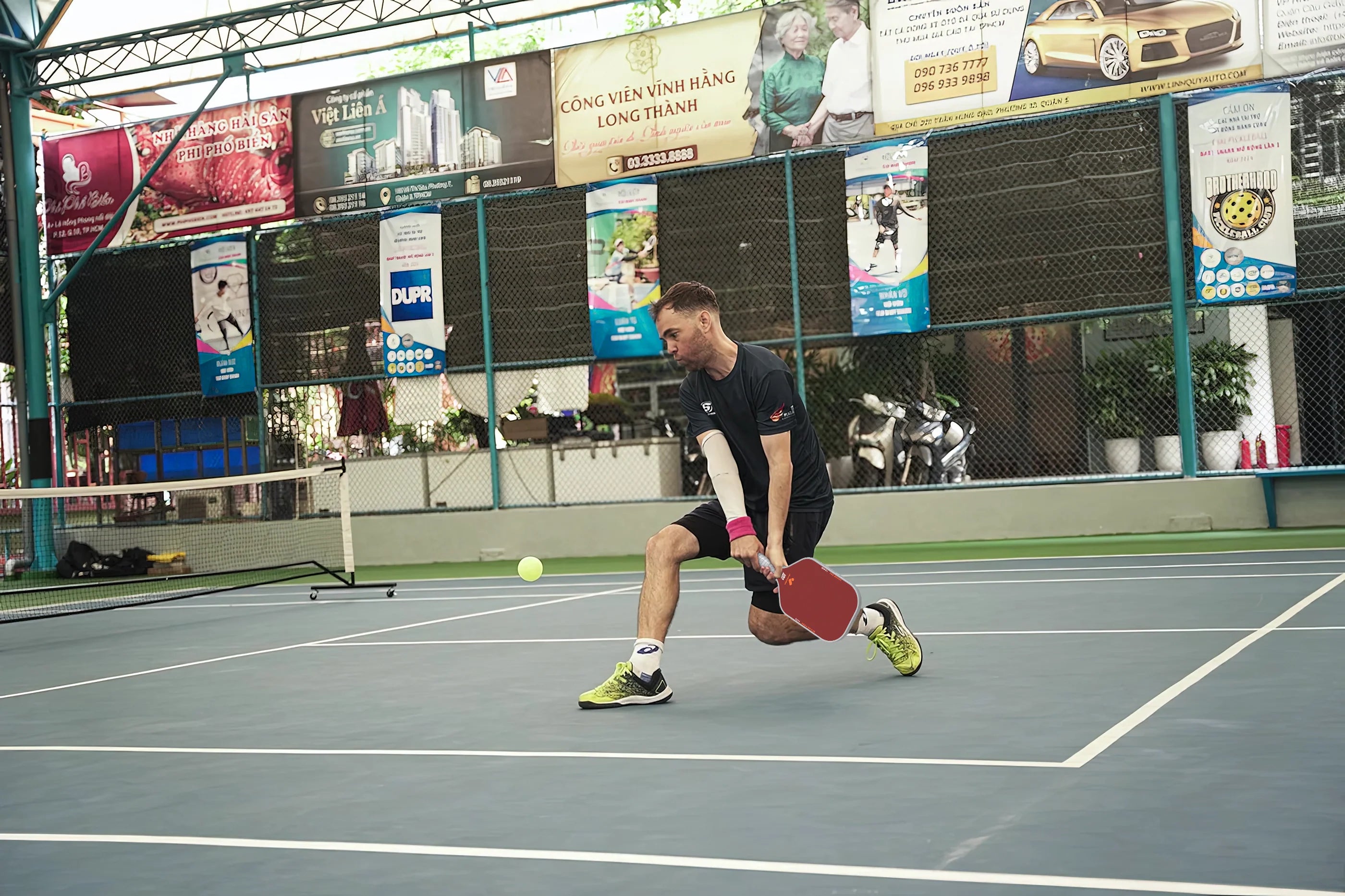 SHARK 002 Pickleball Paddle Review & Features | JOJOLEMON